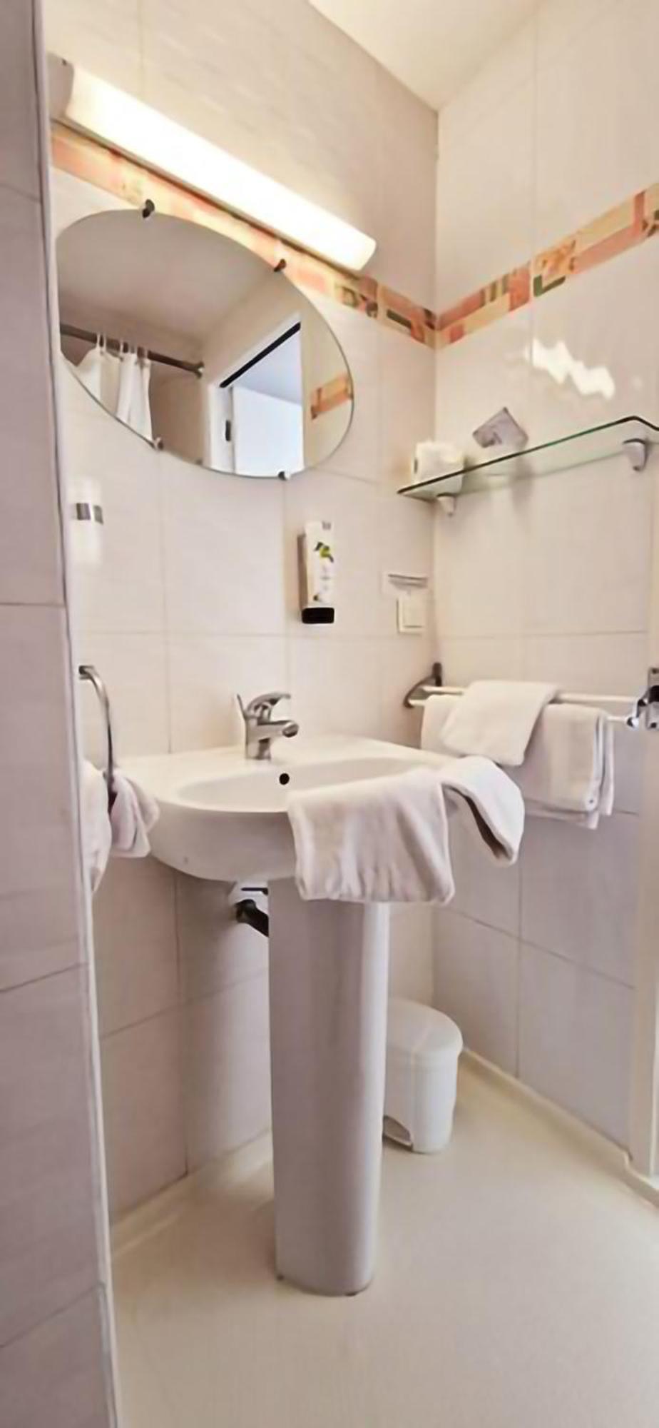 Brit Hotel Essentiel Pontivy Robic Kültér fotó