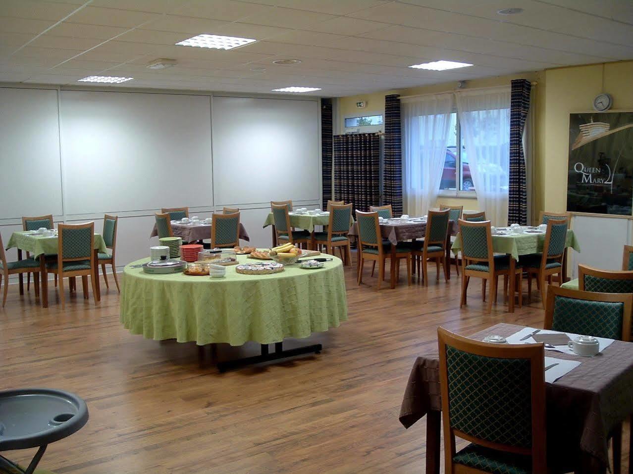 Brit Hotel Essentiel Pontivy Robic Kültér fotó