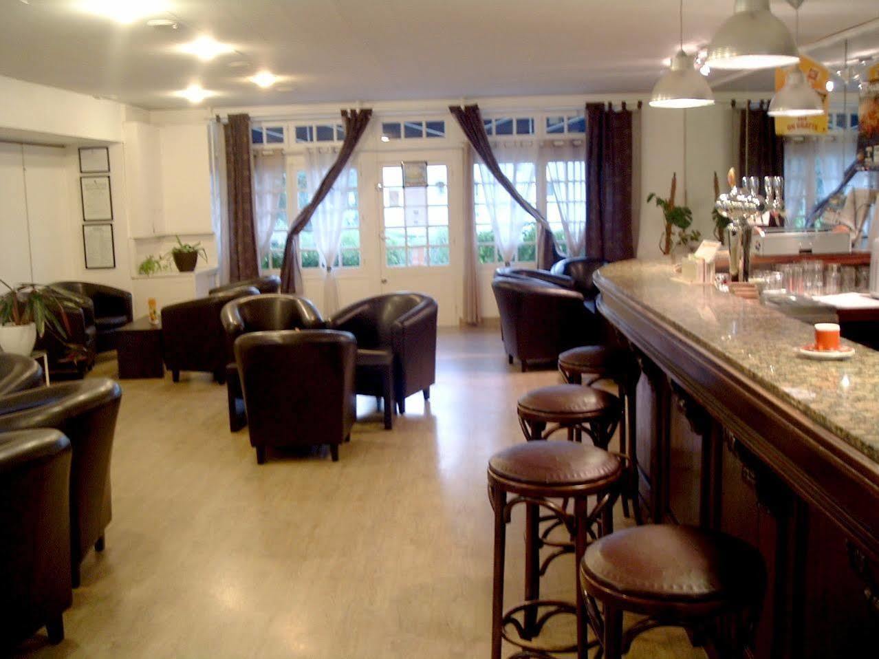 Brit Hotel Essentiel Pontivy Robic Kültér fotó